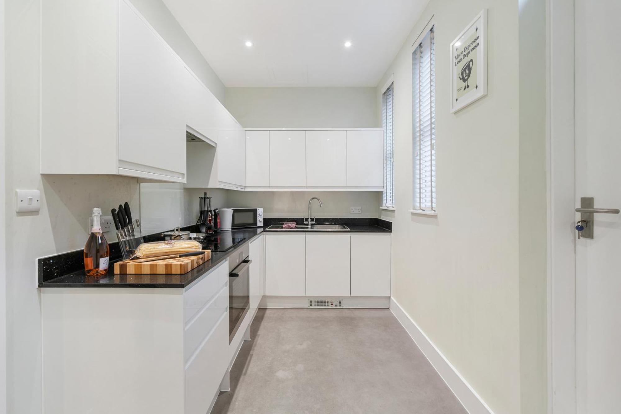 Chic 2 Bed Maisonette In Mayfair 32a Апартаменты Лондон